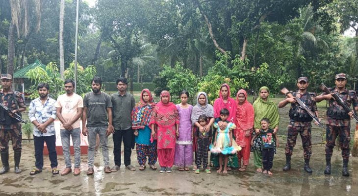 নওগাঁ সীমান্ত দিয়ে নারী-শিশুসহ ১৮ জনকে পুশইন করল বিএসএফ